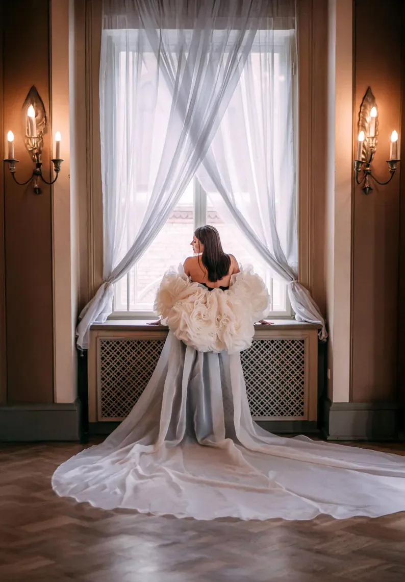 Organza Flower Cape For Bride Rosette Ivory Wedding Cape With 3D Flowers Bridal Cloak Detachable Wedding Train Removable Train