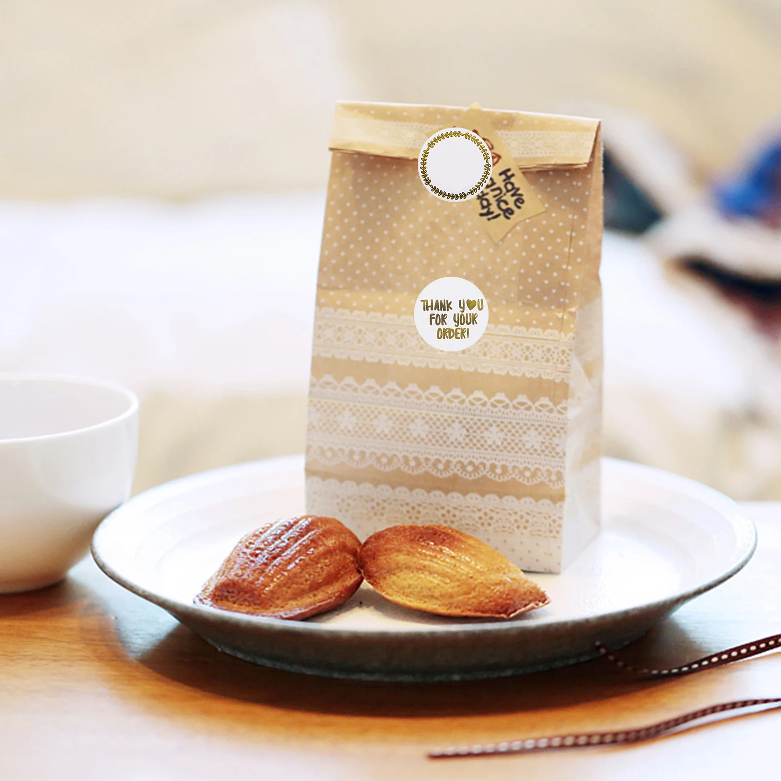 

Golden Thank You Stickers Roll Labels for Packaging Sealing DIY Gifts Envelopes Bags 1 Roll Thank You Stickers