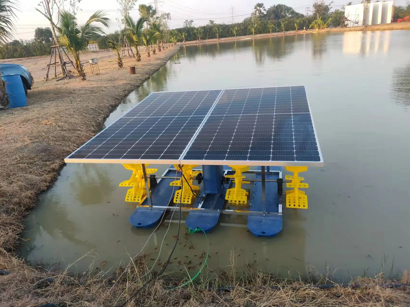 Aerator Oxygen Paddlewheel ImpellerLarge Pond Solar Aerator Solar Dam Aerator Solar Stock tank