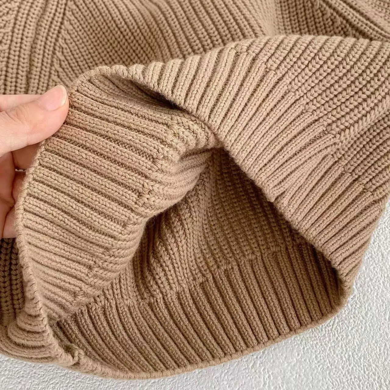 2025 春と秋の新作ボーイズニットプルオーバーセーターベースハーフタートルネック付き 1-8 歳の男の子ニットトップ