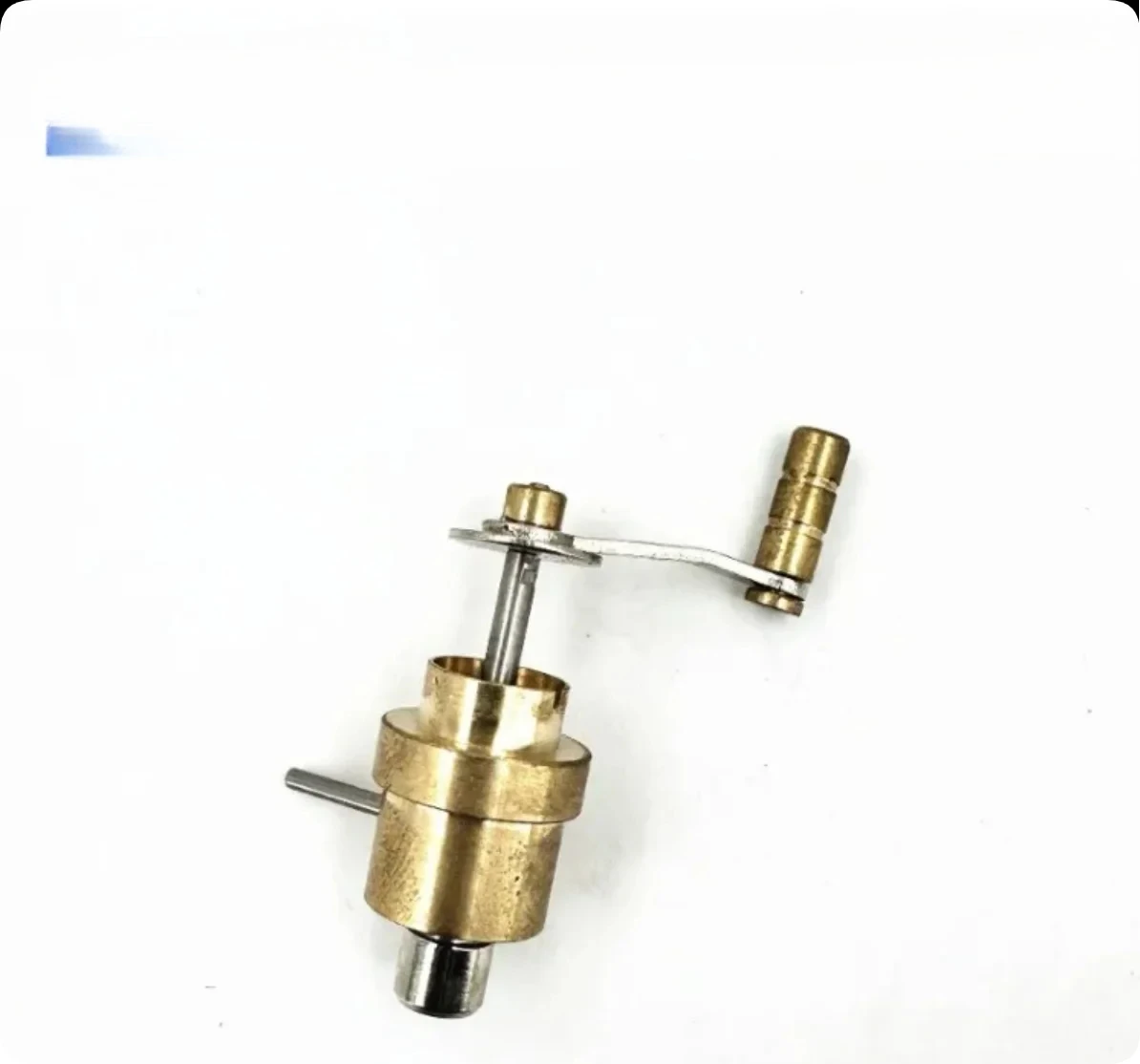 

Высококачественный металлический инструмент для намотки часов NH35, пружинная резиновая ручка, подходит для различных инструментов для намотки, используемых часовщиков.