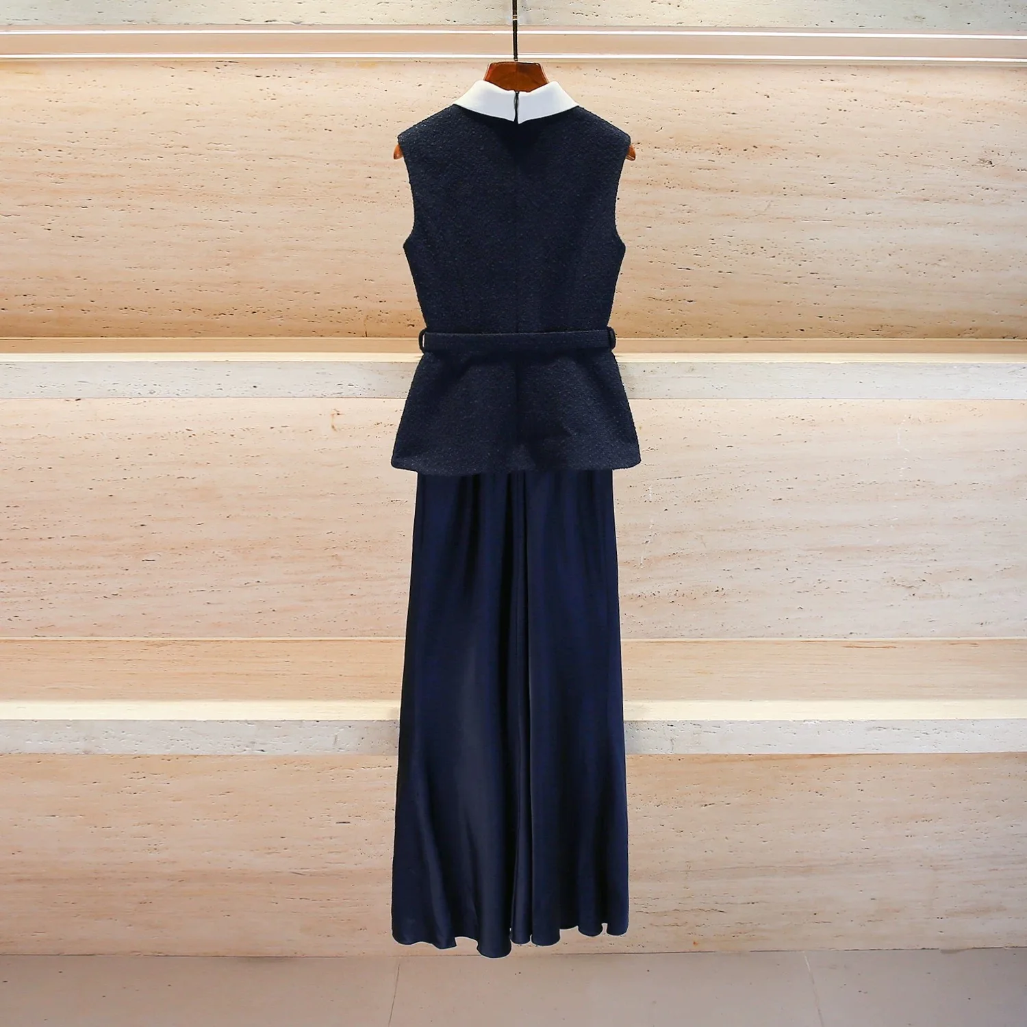 Twee lange mouwloze jurken uit de nieuwe stijl van 2025, met een hoogwaardige en elegante damesachtige stijl, nauwsluitend vest en nep