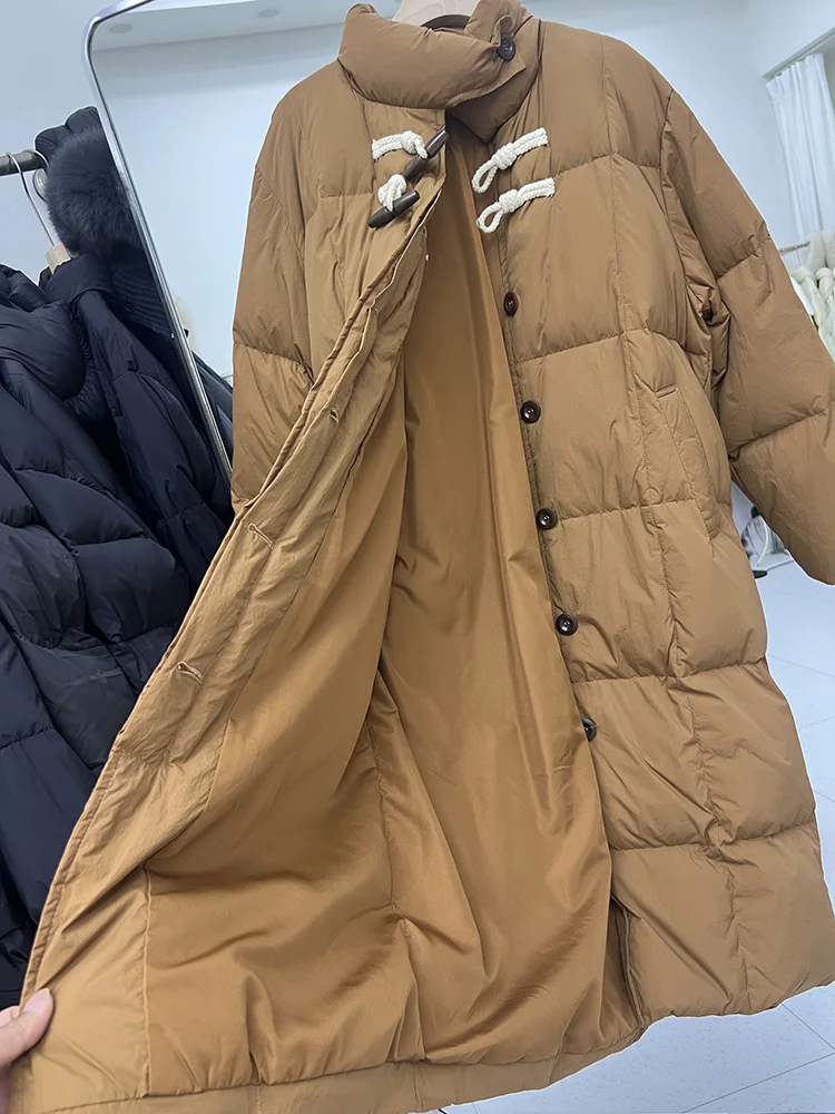 سترة نسائية بأزرار على شكل قرن البقر طراز طويل 2025 النسخة الكورية الجديدة بياقة واقفة وسترة سميكة من ريش البط الأبيض #6