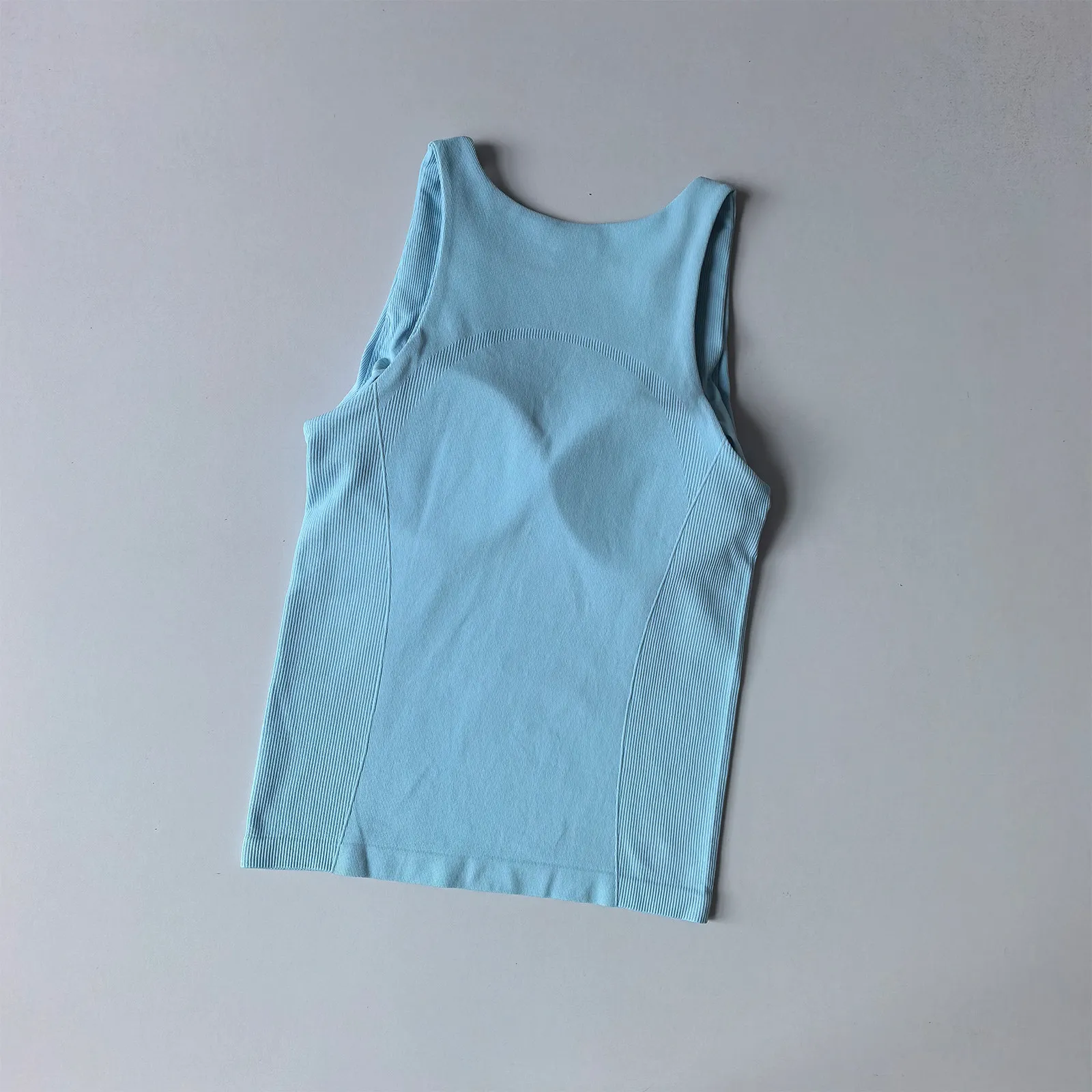 Figurbetontes, ärmelloses Yoga-Top – dehnbares, atmungsaktives Tanktop mit Falten, schnelltrocknende Sportbekleidung für Fitness, sexy, figurbetontes Sport-BH. – Detail 11