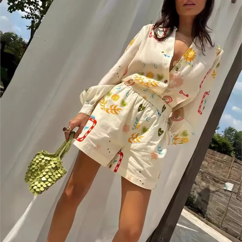 Women Casual Floral Print Lapel Long Sleeve Shirt Short Pants Set Fashion Elastic Waist Two Piece Sets Casual Holiday Outfits