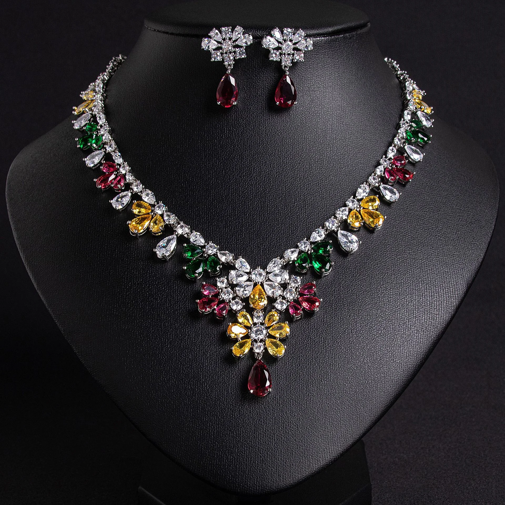 

European Style Necklace Earrings Set Sparkling Zircon Elegant Dinner Party Minimalist Dress Jewelry Accessories