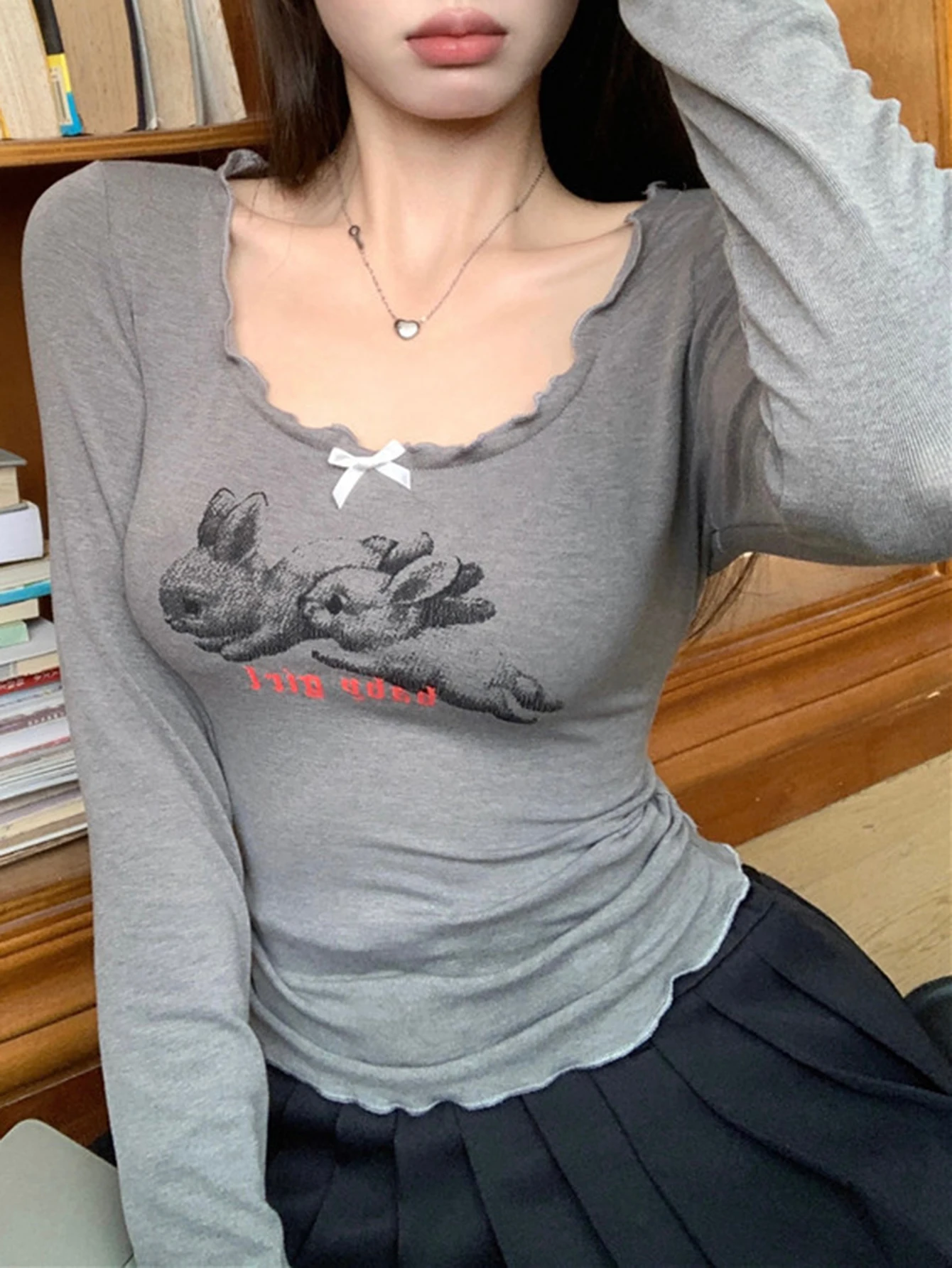 

Women's Korean Style T-Shirt Rabbit Print Long Sleeve Bowknot Detail Selvedge Design Autumn Basic Top for Ladies