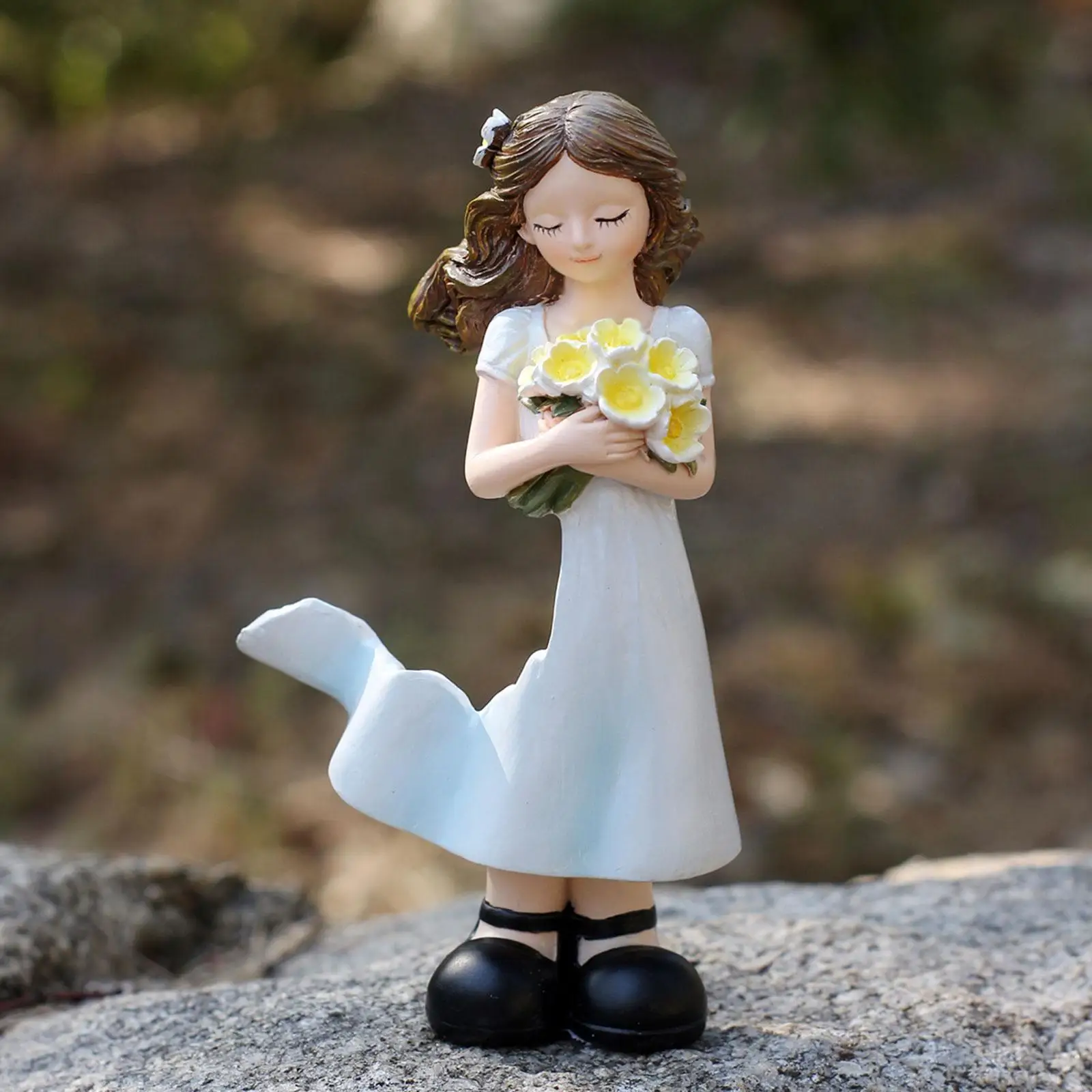 Girl Statue Resin Figurine Gift for Home Decor Ornament Sculpture Artwork for Desktop Bedroom Housewarming Bookshelf Living Room