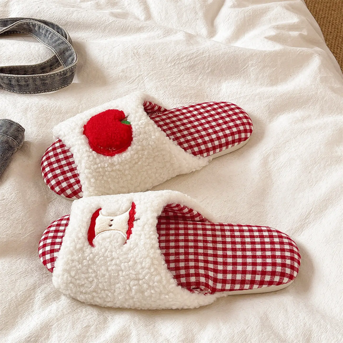 2026 Cute Apple Embroidery Furry Slides for Ladies Silent Anti Slip Soft Sole Indoor Cotton Slippers Home Footwear Spring Autumn