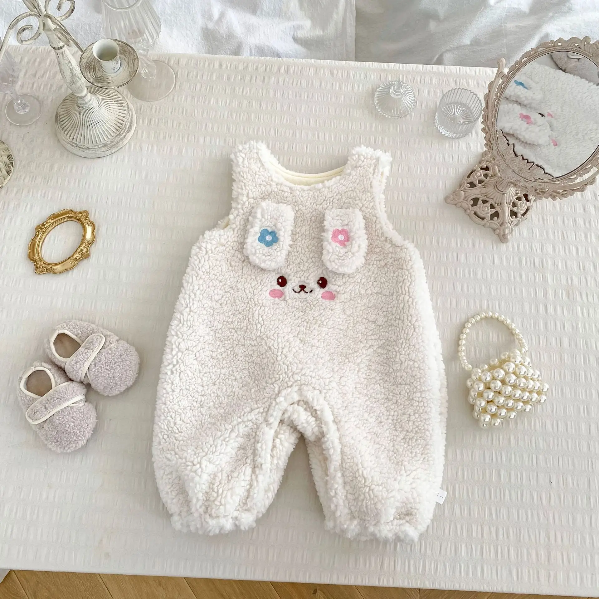

2025 Winter New Baby Girl Sleeveless Fleece Romper Newborn Thick Warm Clothes Infant Girl Cute Rabbit Ear Plush Jumpsuit 0-24M