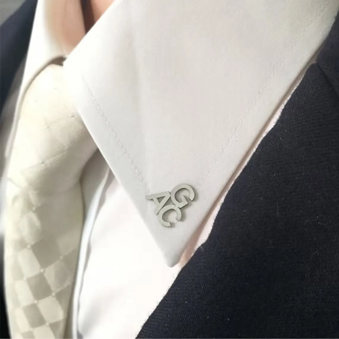 Spilla personalizzata per lo sposo spilla con iniziali da uomo in acciaio inossidabile personalizzata regalo di gioielli da uomo migliore da sposa