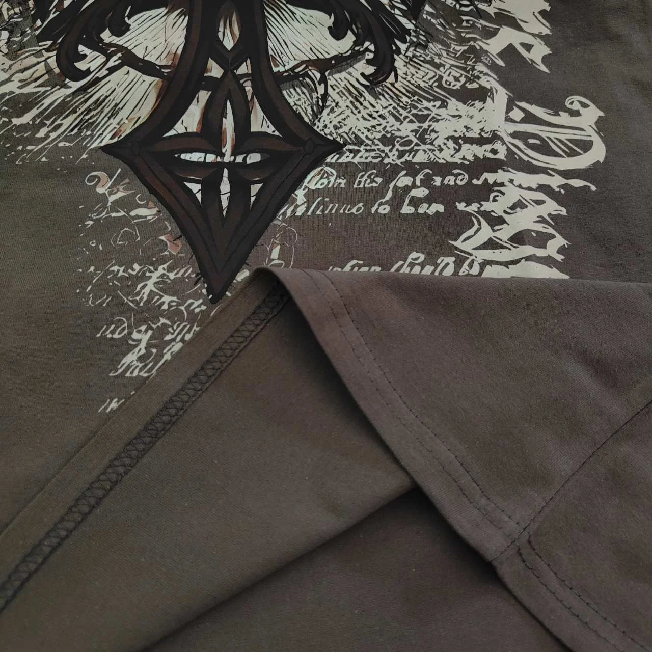 Camiseta Y2k para hombre, camiseta Retro con diseño de ala trasera, camiseta gótica de manga corta con cuello redondo, ropa para hombre, última