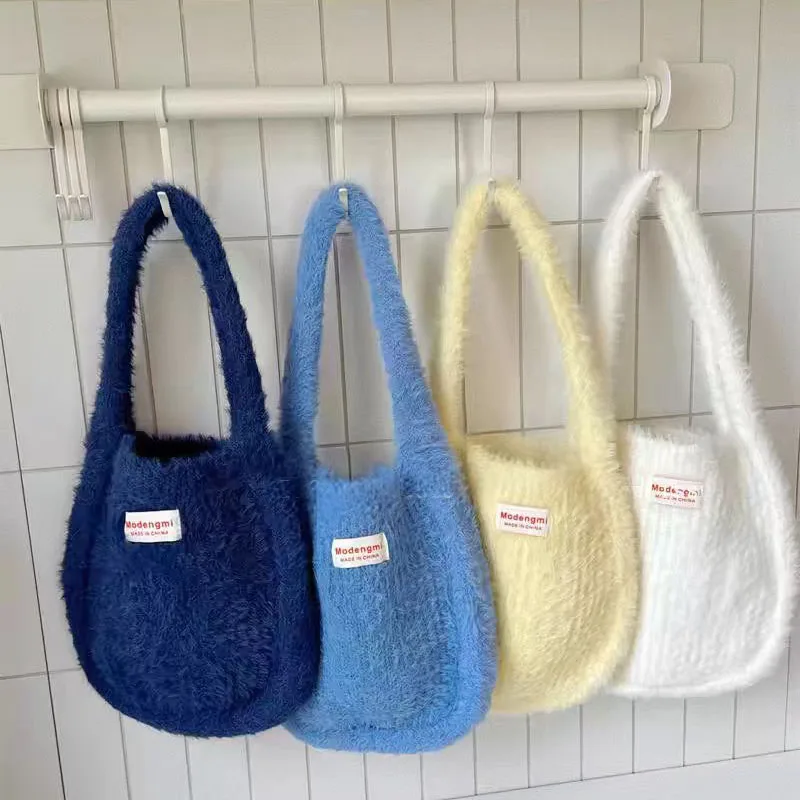 Korean Knitted  Handbag Winter Furry Soft Solid Women's Outdoor Storage Pounch Women Kawaii Plush Label Bag New Year Gift