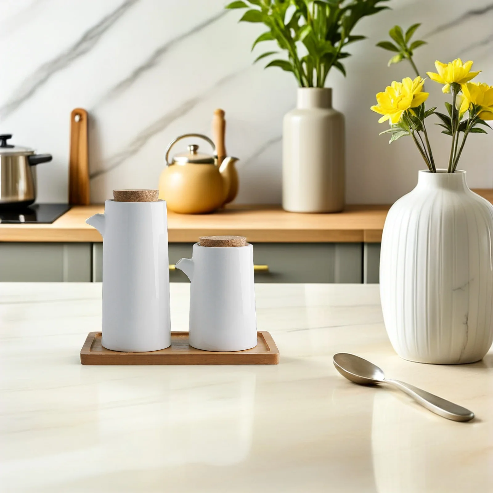 

1 set 1 Set Ceramic Seasoning Kettle Sauce Pot Oil Can White Strong Heat Resistant Easy Clean Kitchen Restaurant Storage
