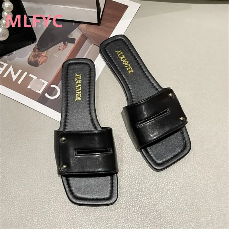 Sandals slippers for women 2023 summer new square head comfortable women's slippers casual simple flat sandals for external wear