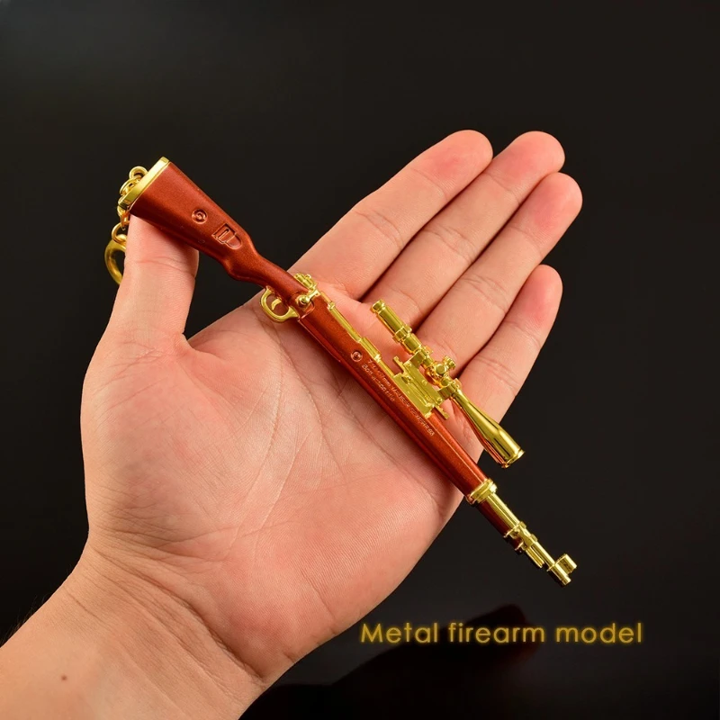 17cm/6.69in cruz 98k edição de ouro chaveiros jogos periféricos armas de brinquedo modelos mochila pingentes metal artesanato ornamentos presente do menino
