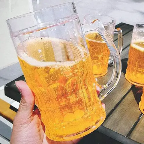 가짜 맥주 머그잔 450ml 재미 있은 물 컵 식기 세척기 안전 크리 에이 티브 모델 장난 장난감 파티 바베큐 휴일 용품 트릭 소품
