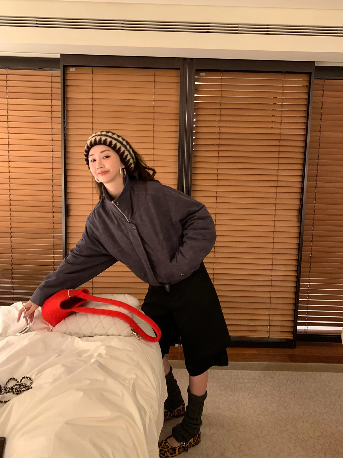 

Деконструктивная спецодежда Брызги чернил Feel Cotton Jaet Berlin Diary от Vcembali Long Sve Застежка-молния Хлопчатобумажная ткань