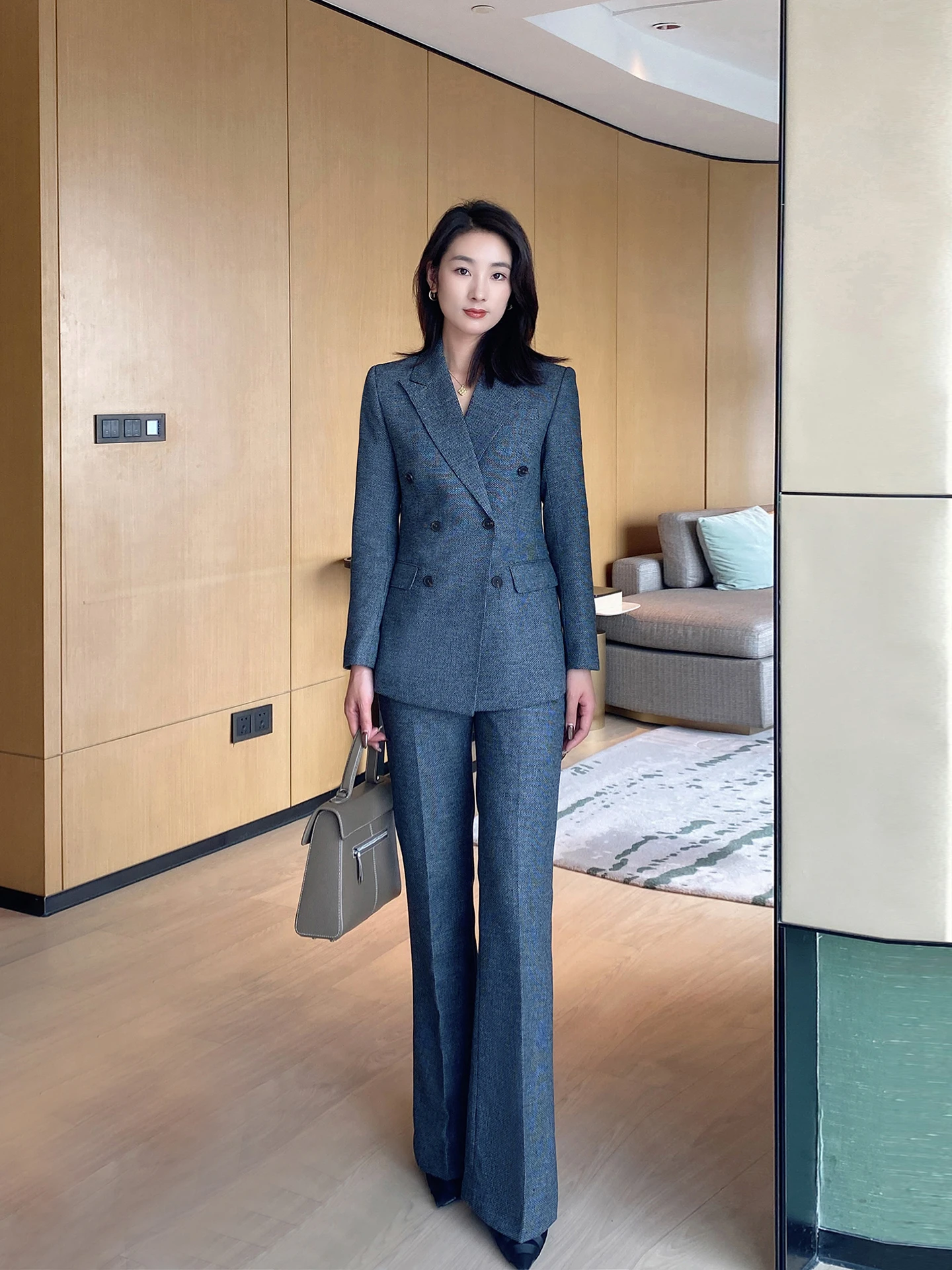 

Осенне-зимний шерстяной костюм-двойка: профессиональный женский комплект с зауженными брюками для конференций, деловых встреч, собеседований и офиса