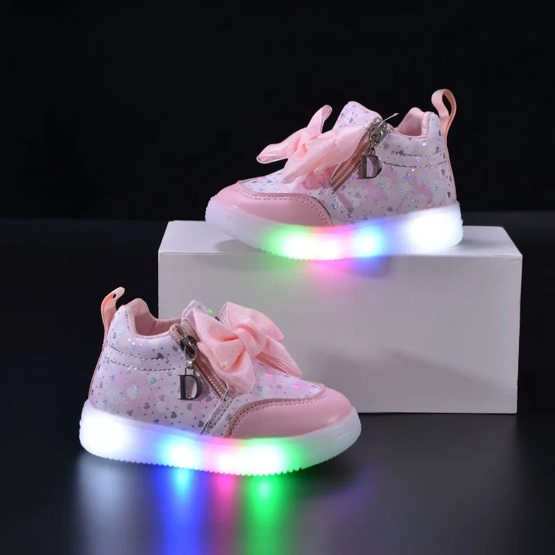 New Children Luminous Shoes Boys Girls Sport Running Shoes Baby Flashing Lights Fashion Sneakers Toddler Little Kid LED Sneakers