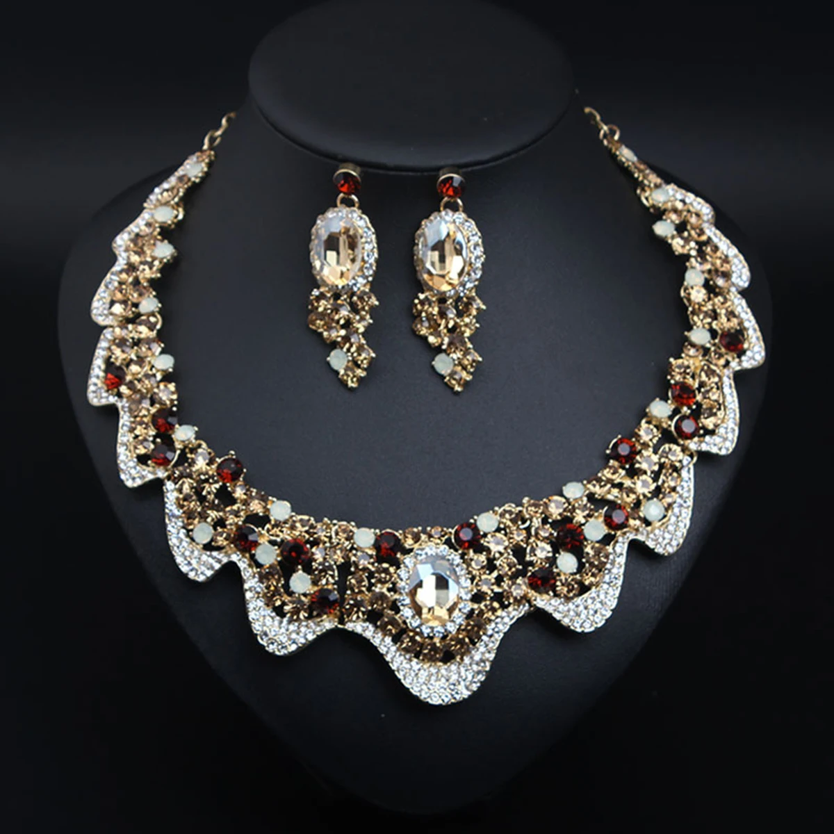 

Luxury Necklace Earrings Set for Women Flash Crystal Vintage Jewelry Set for Banquet Wedding Anniversary Trendy Accessories Gift