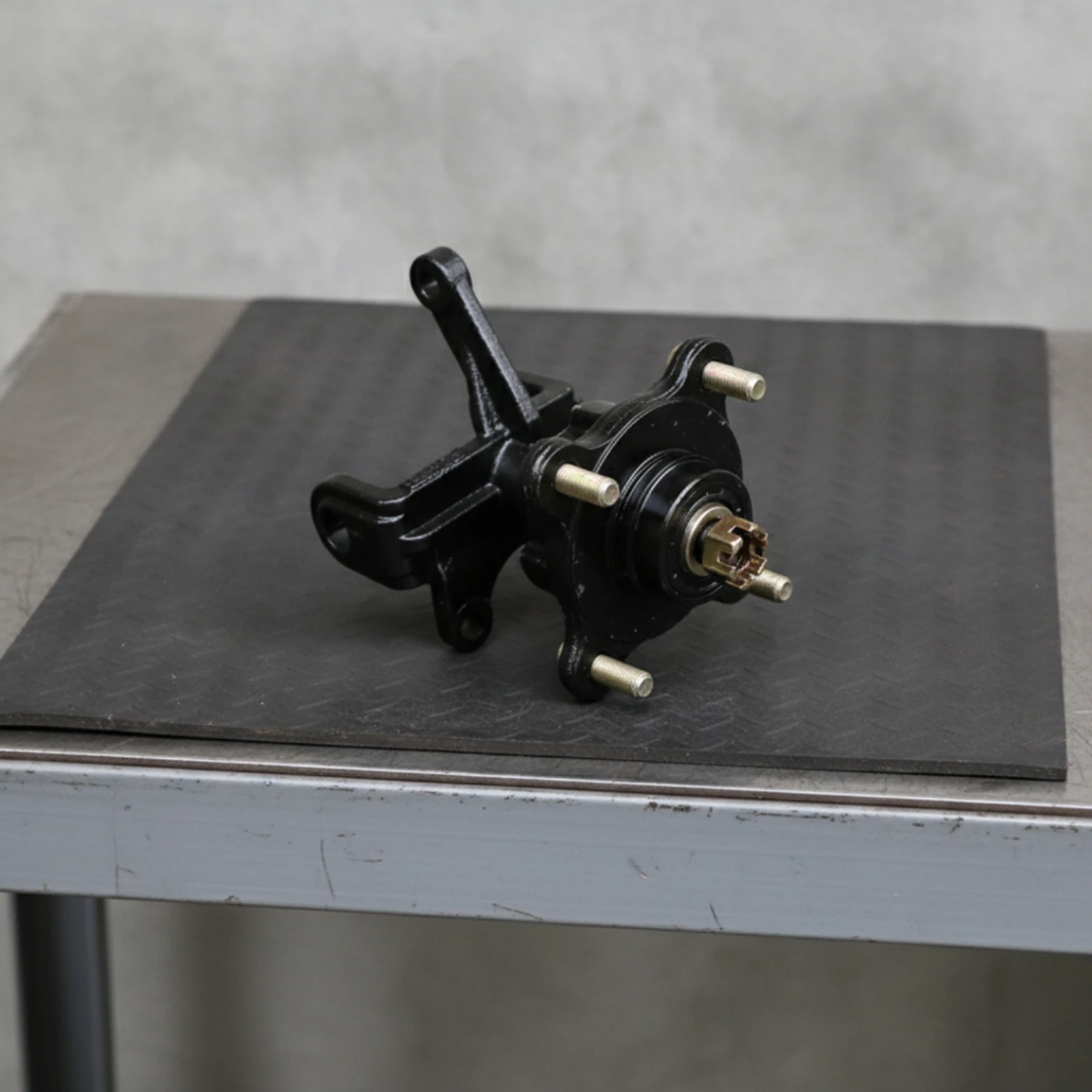 Steering Knuckle Flange Assembly Steel Disc Brake Steering Knuckle Spindle High Strength Hardware Long-Lasting for Builders