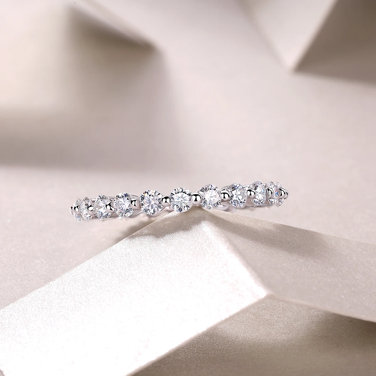 Stunning S925 Silver Moissanite Engagement Ring - Dazzling Quality for Timeless Elegance - Perfect Gift for Any Occasion