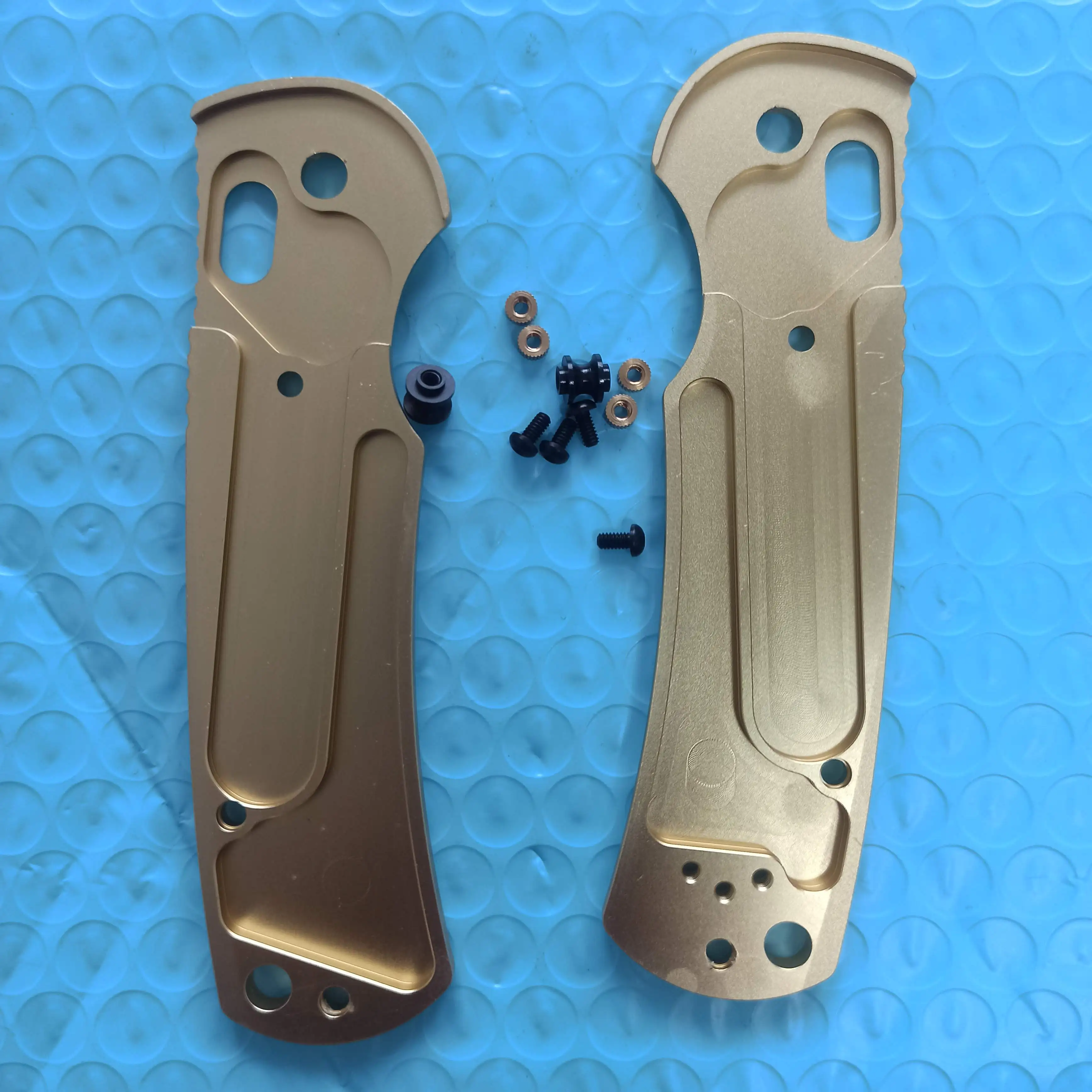 

1 пара весов с ручкой из золотого алюминиевого сплава на заказ для ножей Benchmade Griptilian 550/551