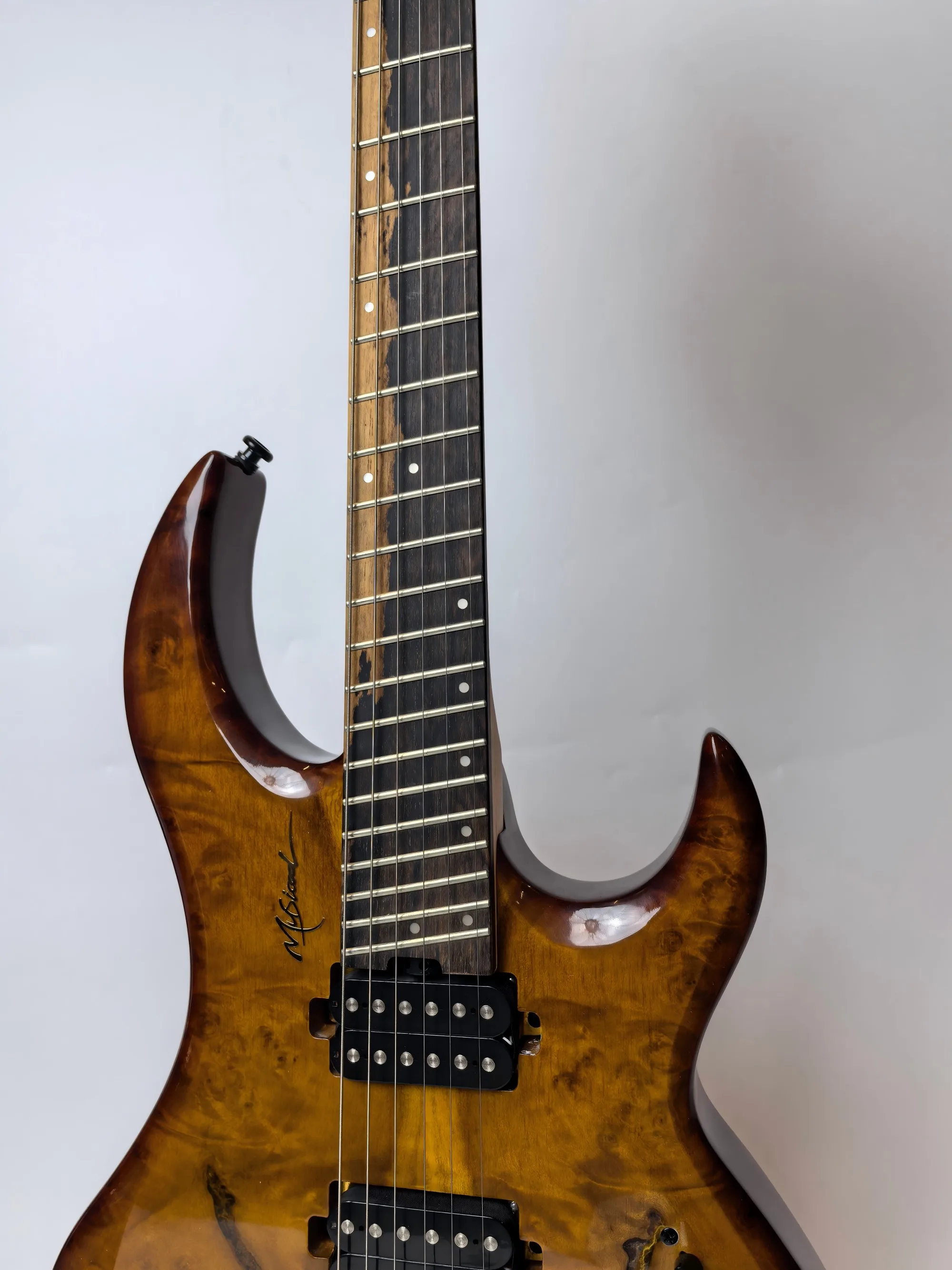 Factory directly selling, African peach heartwood, headless electric guitar, sour tree fingerboard, in stock , can customized