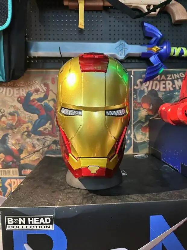 Neuer Iron Man Mk5 Elektrisch/Manuell Öffnender und Schließender Helm mit Zweisprachiger Sprachsteuerung, Spielzeug für Erwachsene, Sammlerstück, Anime-Peripherie, Geschenk – Detail 5