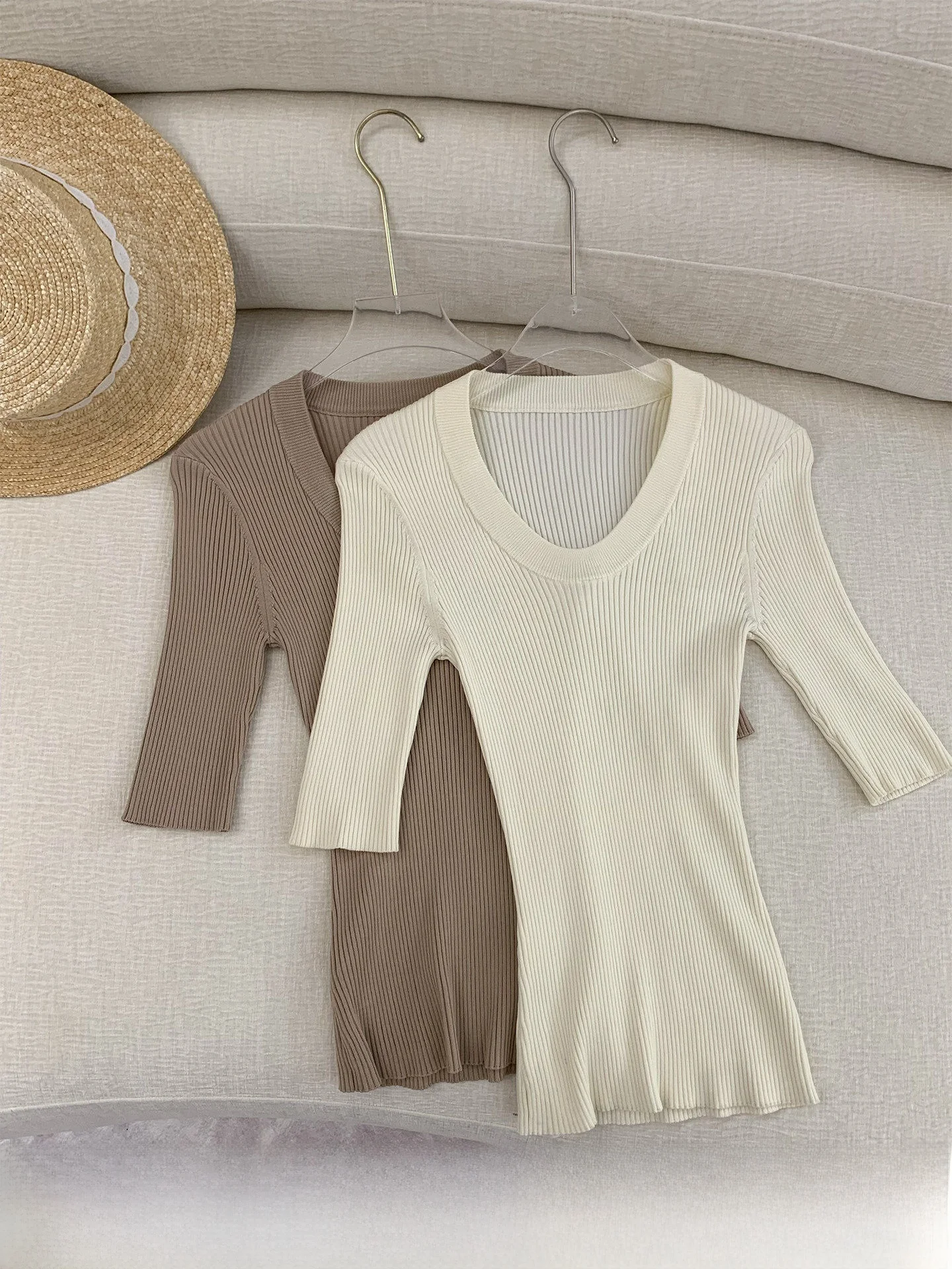 

Kun Total Women's Knitted Silk T-Shirt Five-Quarter Sleeve U-Neck Base Layer Top Casual Slim Fit Spring Fashion