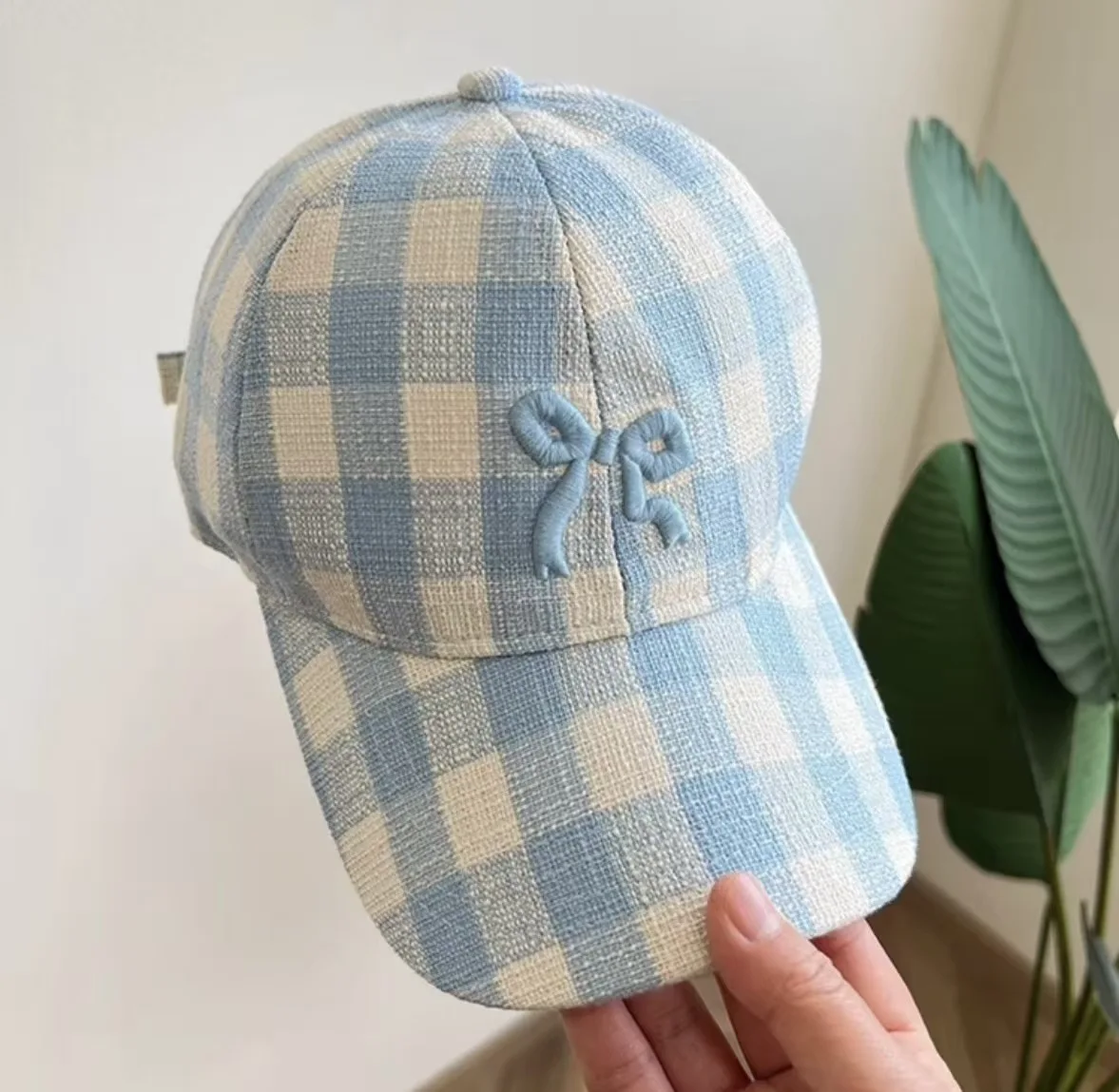 Casquette de baseball pour femme avec broderie 3D en forme de nœud — Chapeau de soleil mignon à calotte souple pour un look naturel ; Casquette polyvalente à visière bec de canard