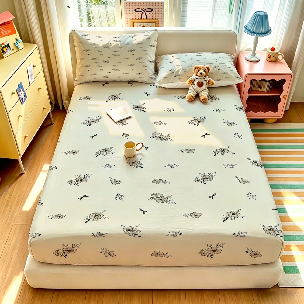 3pcs(1 duvet cover + 2 pillowcases, coreless)with a floral and bird pattern in beige, suitable for multiple sizes