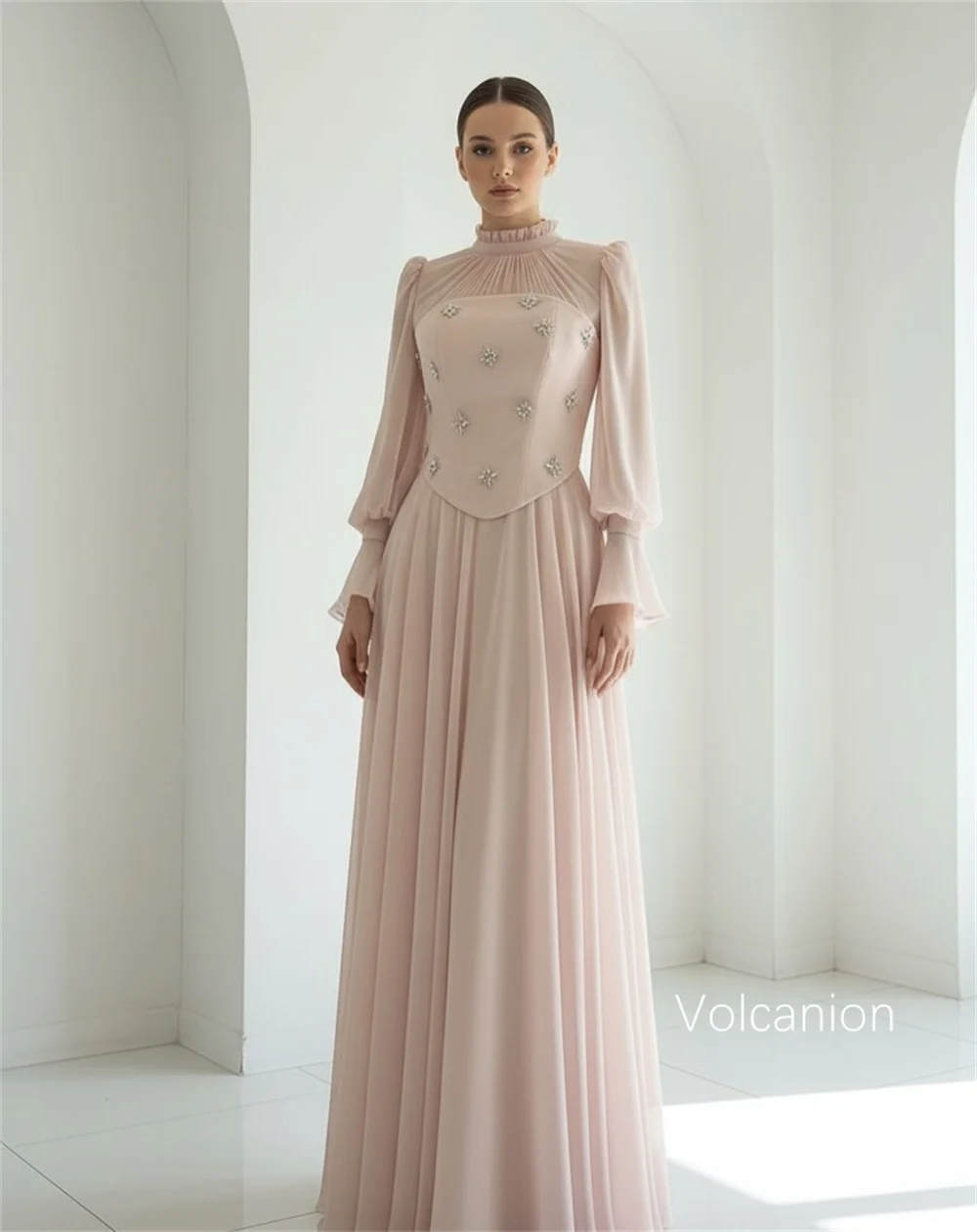 ชุดเดรสยาวคอสูงทรงเอประดับเลื่อมผ้าชีฟองสุดหรูที่ออกแบบตามสั่งสำหรับโอกาสพิเศษสไตล์คนดังที่ทันสมัยแบบเป็นทางการ