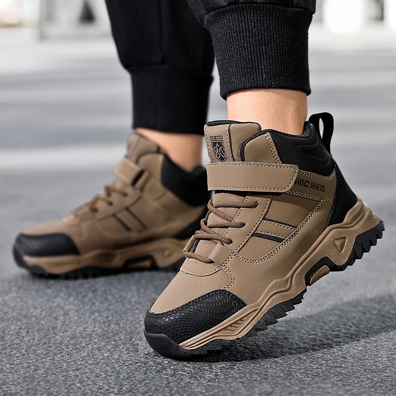 جديد الخريف الأطفال تسلق أحذية الأولاد موضة أحذية رياضية الاطفال عدم الانزلاق في الهواء الطلق المشي لمسافات طويلة أحذية عالية أعلى الرحلات الجبلية