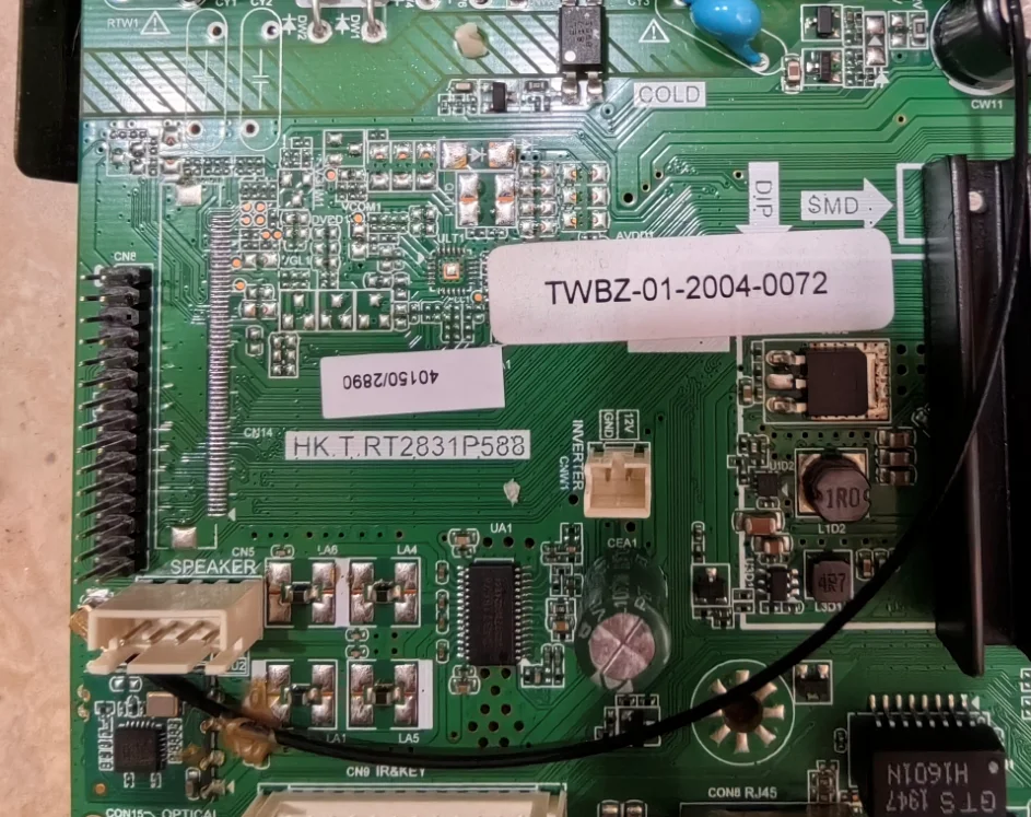 HK.T.RT2831P588 Scheda madre TV tre in uno Scheda madre wifi 4 core 1 + 4G per TEC 1366x768 72--84v 300ma
