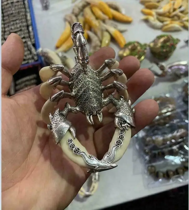 

Teeth of wolves Tibetan silver Scorpion Pendant decorate Statues m