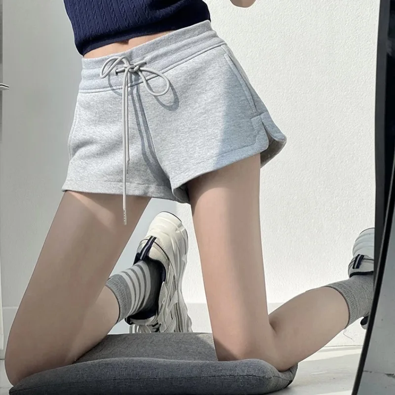 

Осенние удобные спортивные шорты для девочек в американском стиле, женские повседневные свободные универсальные домашние шорты с тремя точками