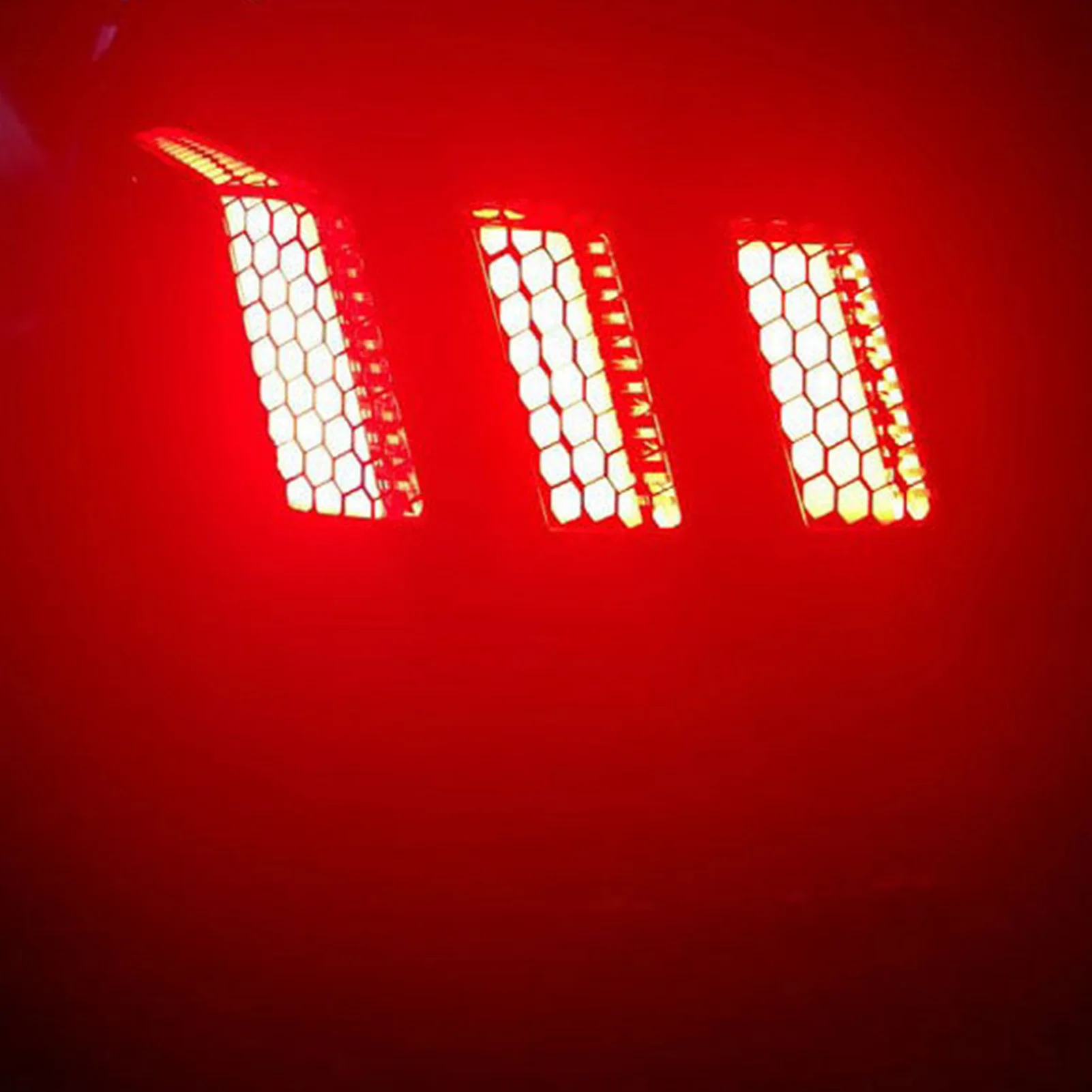 Car Rear Tail Light Lamp Stickers Honeycomb Graphic Rear Light Vinyl Decals Trim Tail Light Lamp Film Cover for Cars Decoration