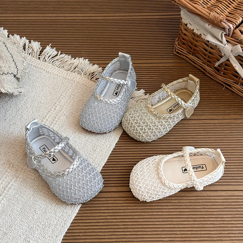 

Детские сандалии для девочек «Принцесса» с плетеным верхом, дышащие, однотонные, универсальные, летние 2026, повседневные, нескользящие, милые