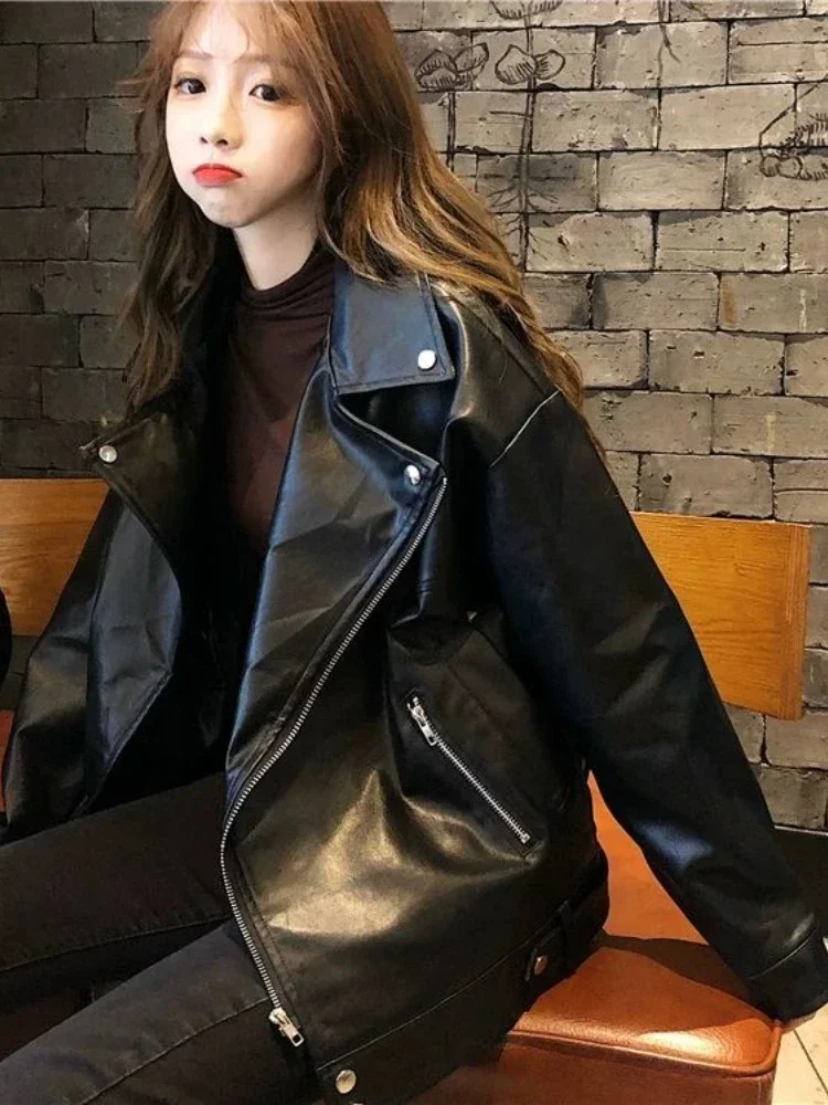 2024 Autumn Fashion New Women\'s Lapel Leather Jacket with Street Style Temperament, Loose and Versatile Motorcycle Suit