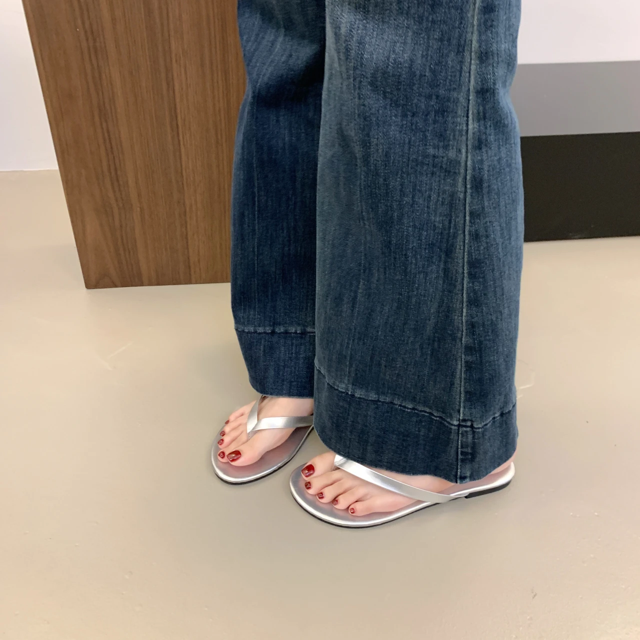 Große Sandalen Damenschuhe Sommer 2025, neue Flip-Flops, äußere Hausschuhe, flache Sandalen – Detail 10