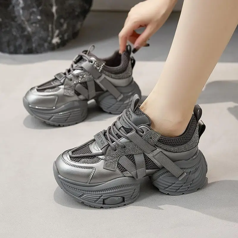 

Fashionable Silver Color Thick Bottom Genuine Leather Sport Shoes for Women Lightweight Heightening Dad Style Slip-On Shoes