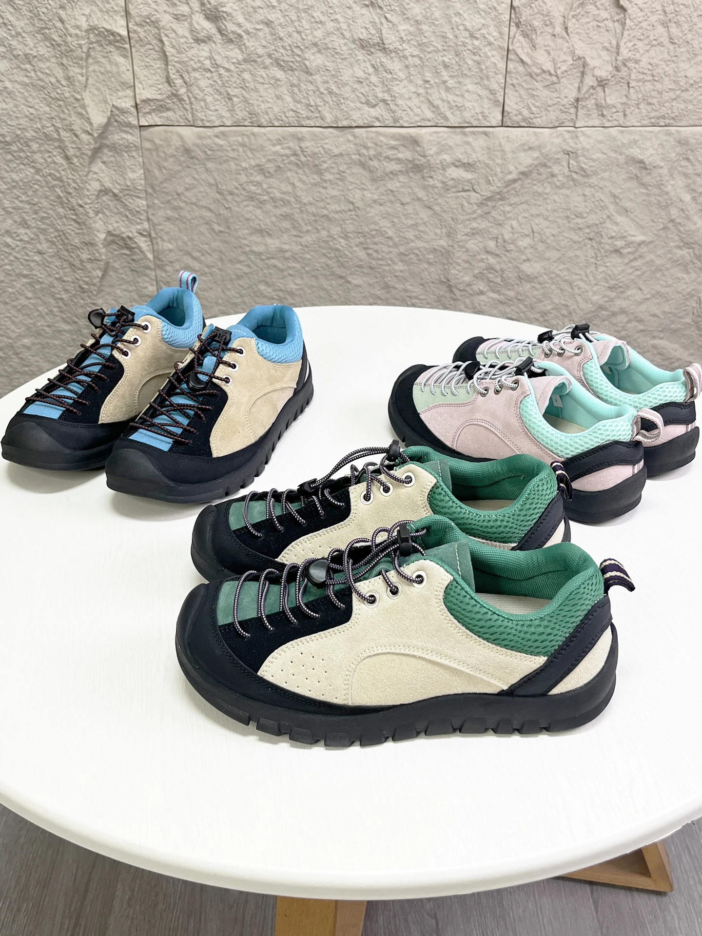 

Обувь для активного отдыха на природе: низкие спортивные повседневные кроссовки для пар, легкие, с резиновой подошвой, круглым носком и плоским каблуком.