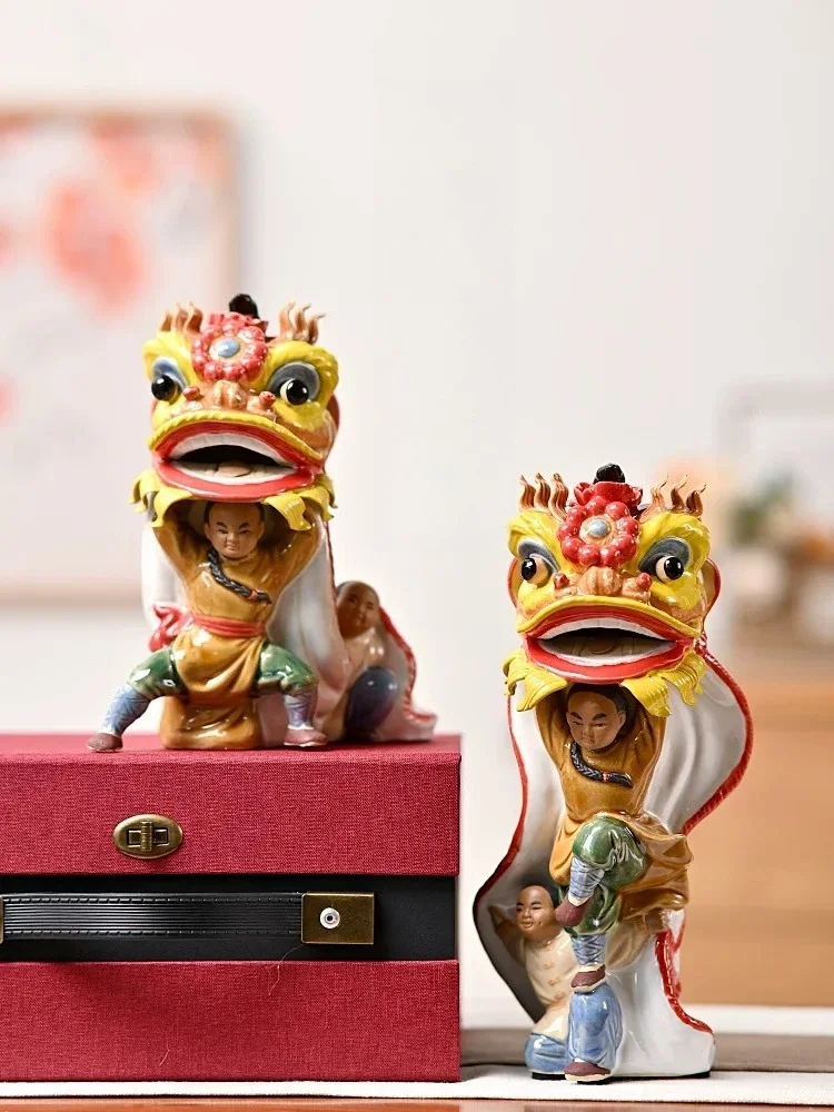Lion dance ornaments, lion dance, Chinese intangible cultural heritage handmade Shiwan figurines, ceramic crafts, high-end