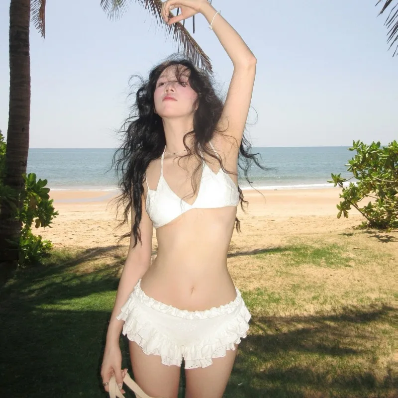 

New Sweet Pure Style White Lace Two-Piece Bikini Swimwear Women Flattering Slimming Sets Hot 2026 Springs Vacation Party Outfits