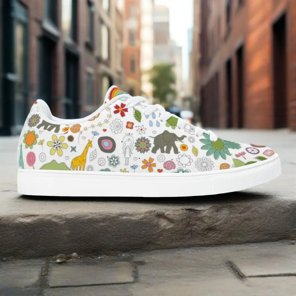 

Simple graphic print fashion casual sneakers White sneakers are stylish and versatile for man and women