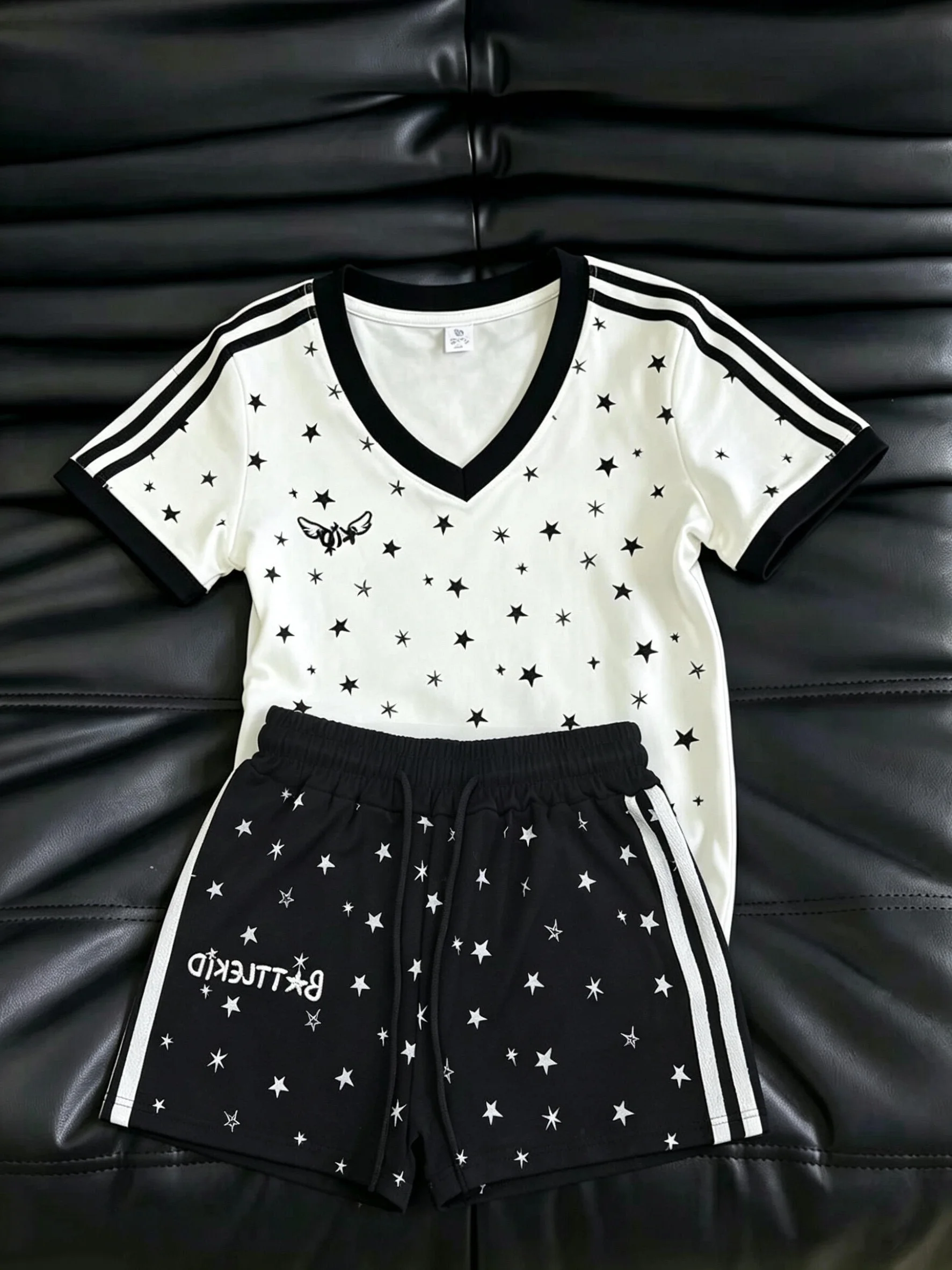 

Sweet Korean Style V-Neck Short Sleeve Pure Cotton Slim Fit T-Shirt Women's Summer Elastic Waist Shorts Versatile Casual Top