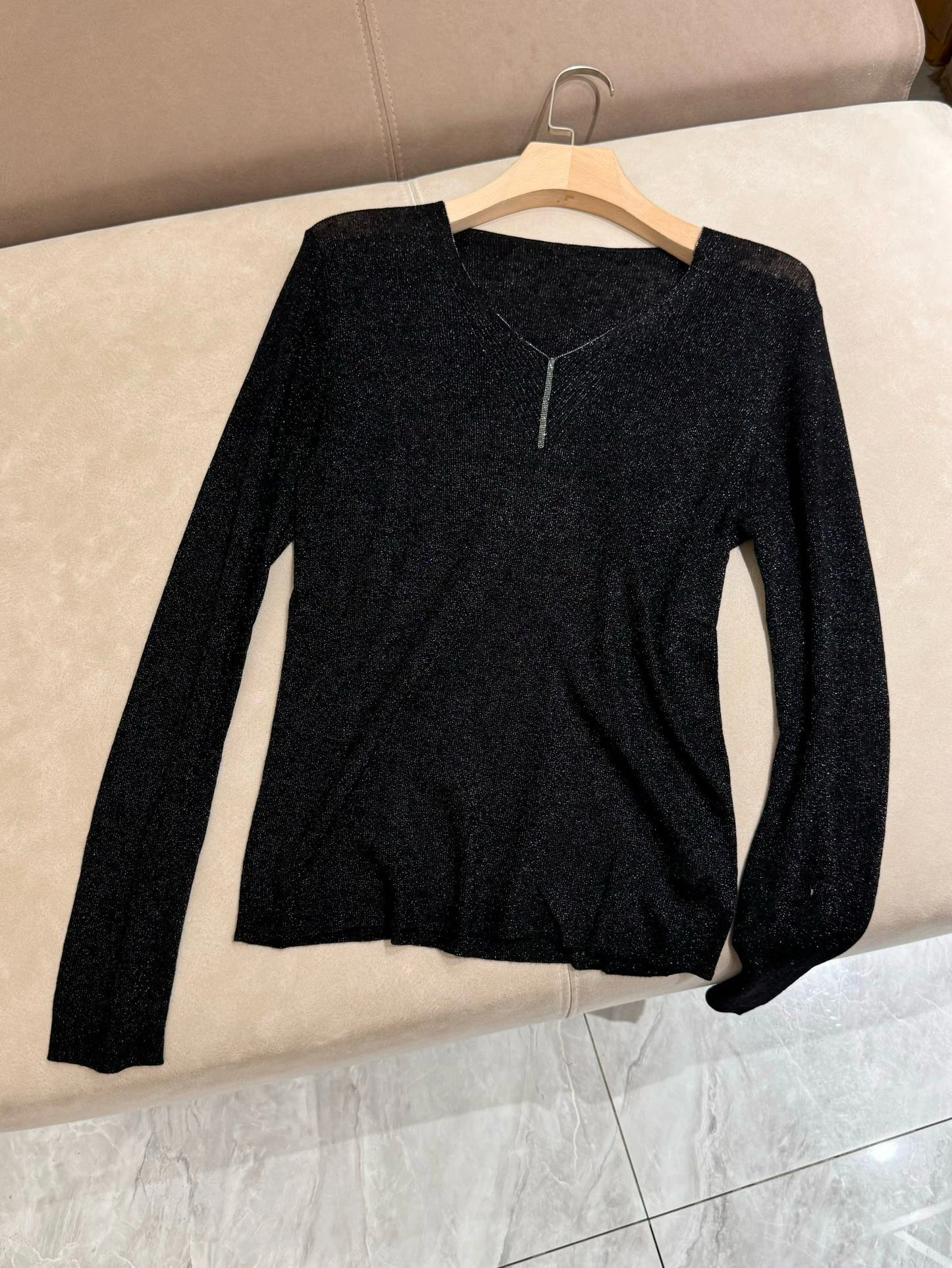 Autumn Winter 2024 Women\'s Shining Bead Wool V-neck Bottoming Sweater Knitted Lightweight Pullover Top