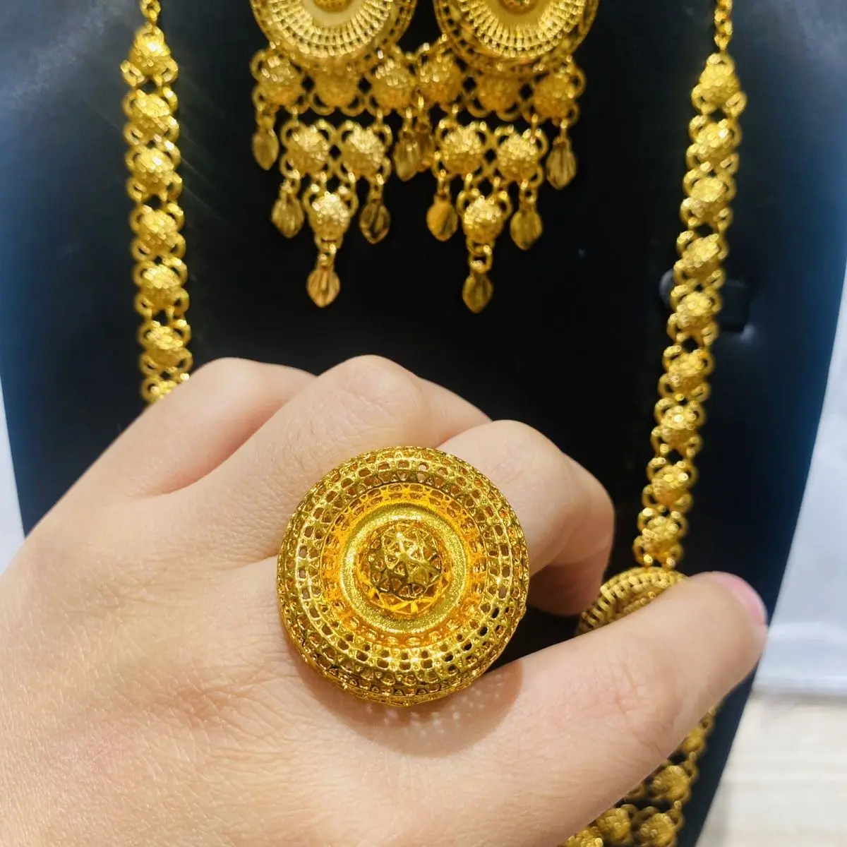 Nuevo Conjunto de Joyería de Moda de Dubái para Mujer, Collar y Aretes Chapados en Oro de 24K, Exquisito Juego de Joyería para Fiesta de Compromiso para Enamorados DD11047